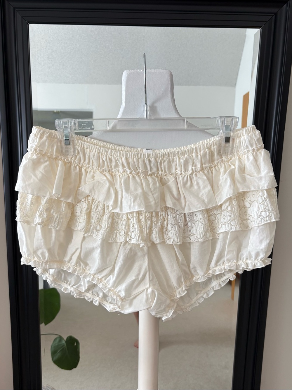 WILD FABLE Ivory Ruffle Bloomers